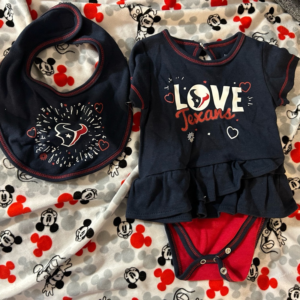 Cute Houston Texans onesie with Bib set